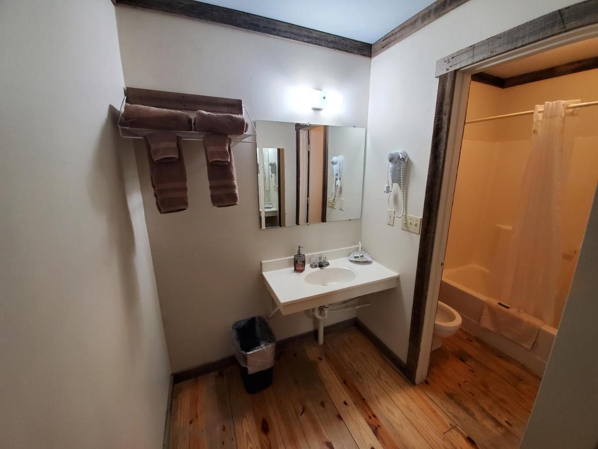 Jamesport Inn Extérieur photo